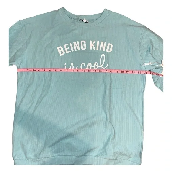 Sweatshirt NWT. Size M - Picture 3 of 3